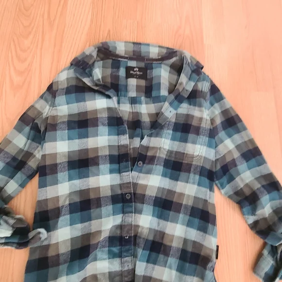 WIND RIVER Button Down Shirt - Picture 2 of 3
